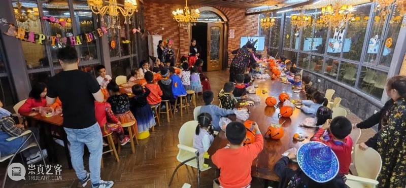 Trick or Treat 黎岸创艺之万圣节精彩回顾 美博艺术中心 万圣节 黎岸 小孩 鬼怪 逐家 糖果 群众 之中 人类 Halloween 崇真艺客